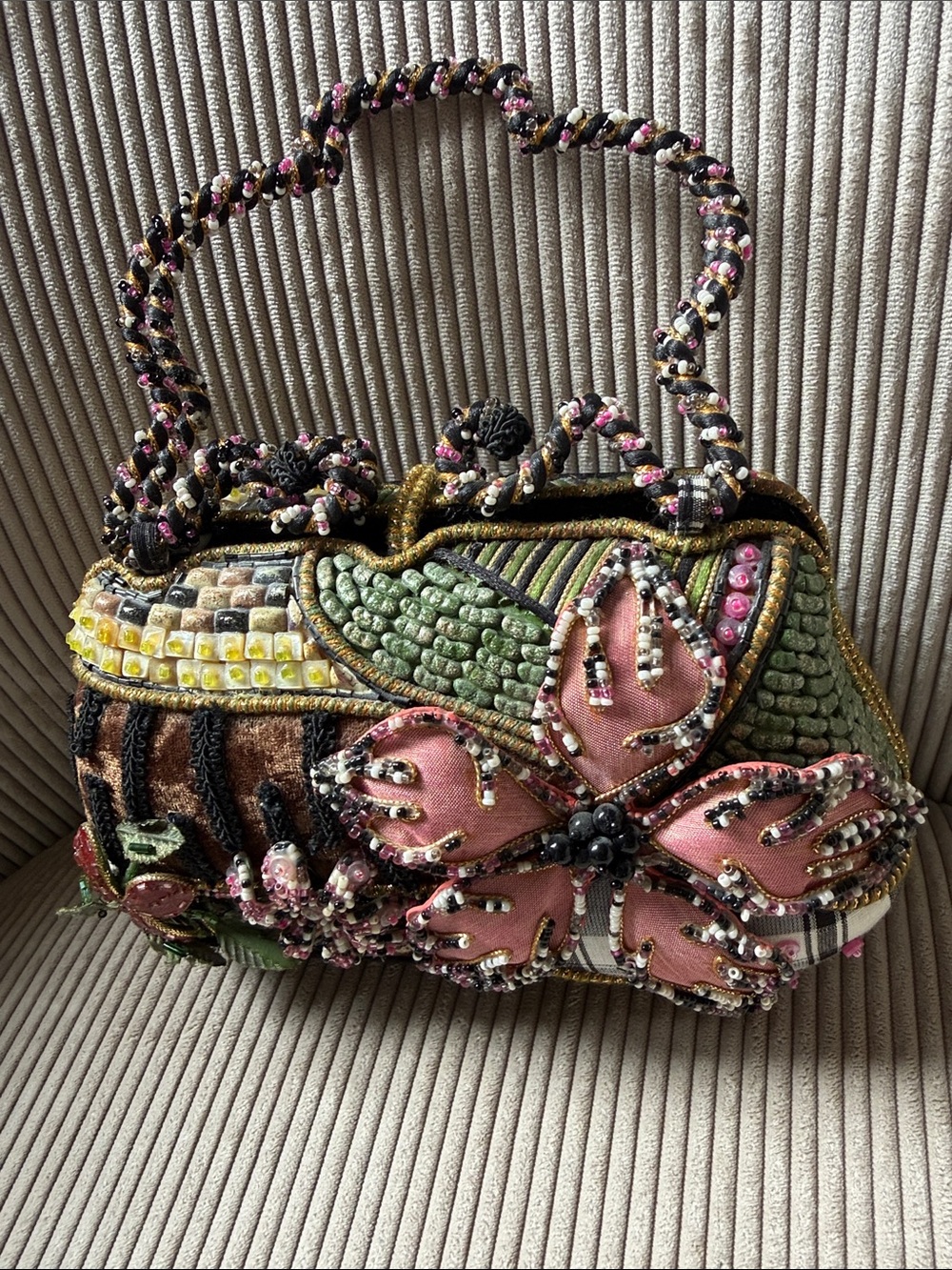 Mary Frances Floral Design Bag - Picture 2 of 9